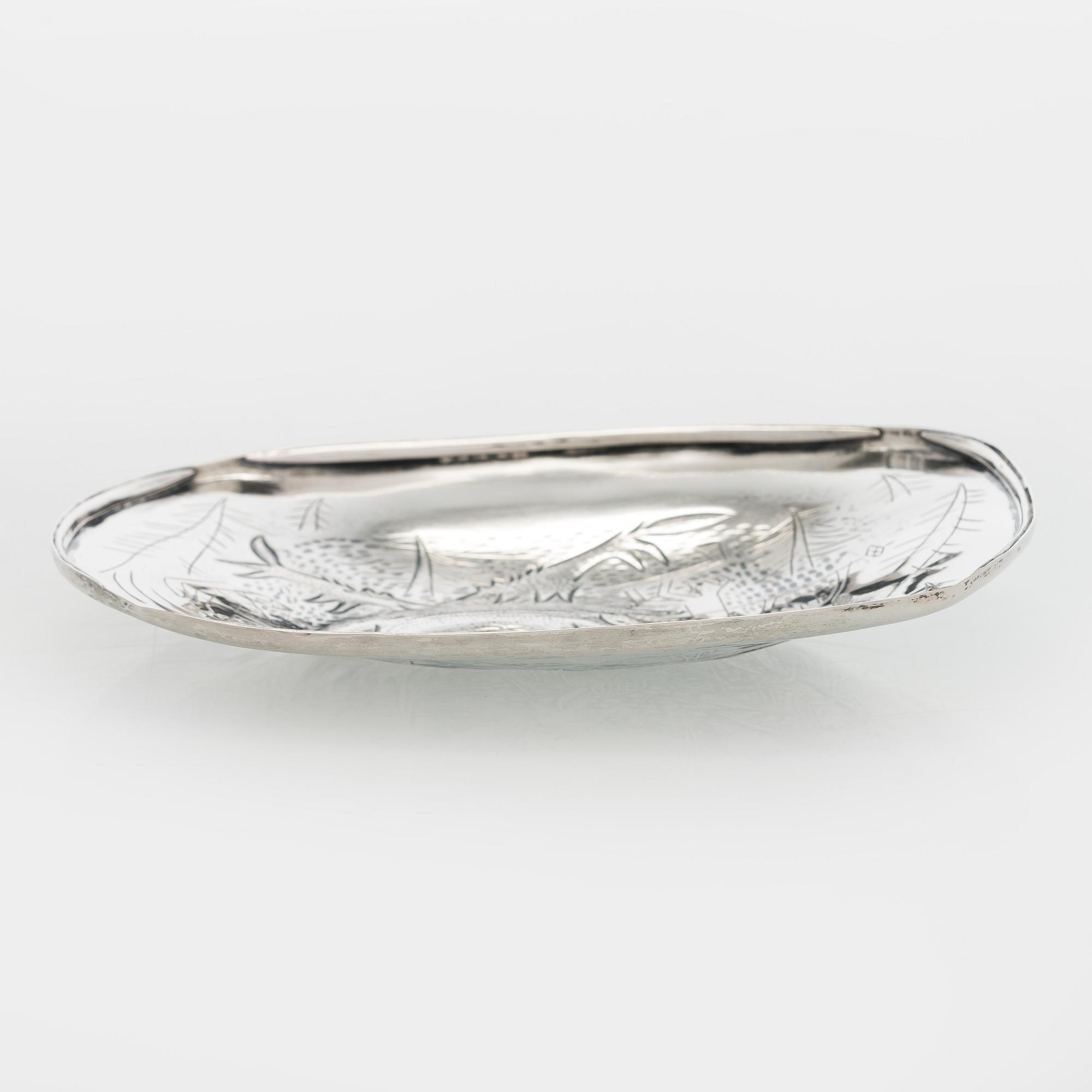 Tapio Wirkkala, A 'Bear hunting' silver dish, Tillander, Helsinki 1953.