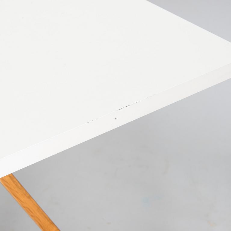 Harri Korhonen, a 'Lab' table for Inno, Finland.