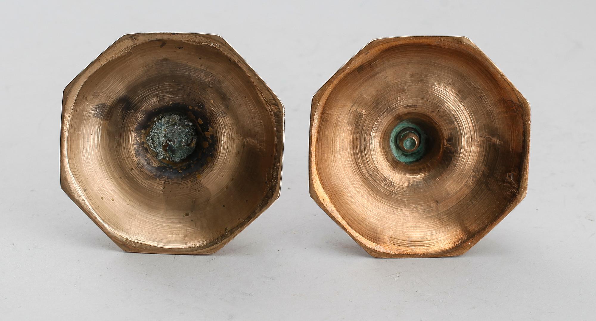 LJUSSTAKAR, 1 par, barock, tidigt 1700-tal, mässing.