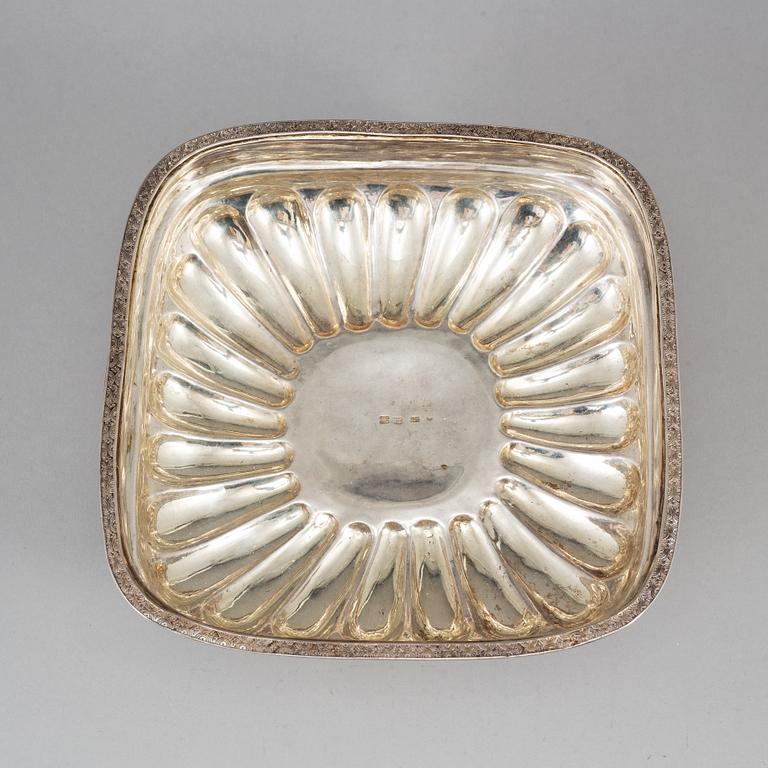 A Russian silver bread bowl, Thomas Sohka, St. Petersburg 1839.