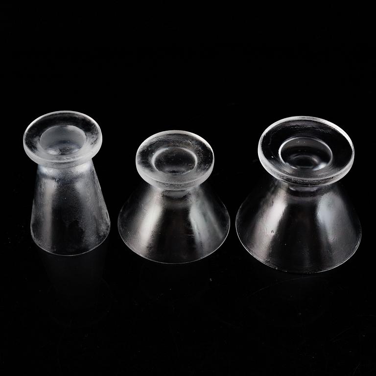 VICKE LINDSTRAND, a 16-piece 'Iced' glass service, Orrefors.