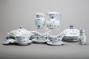 SERVISDELAR, ca 103 delar, "Musselmalet", Royal Copenhagen, porslin, 18/1900-tal.