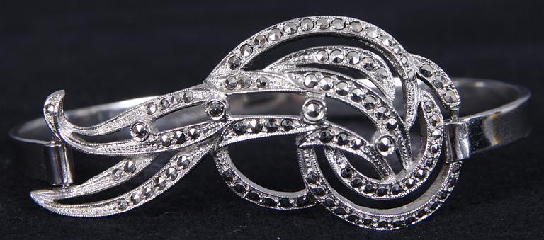 ARMBAND, silver, 19 gram. Importstämpel.