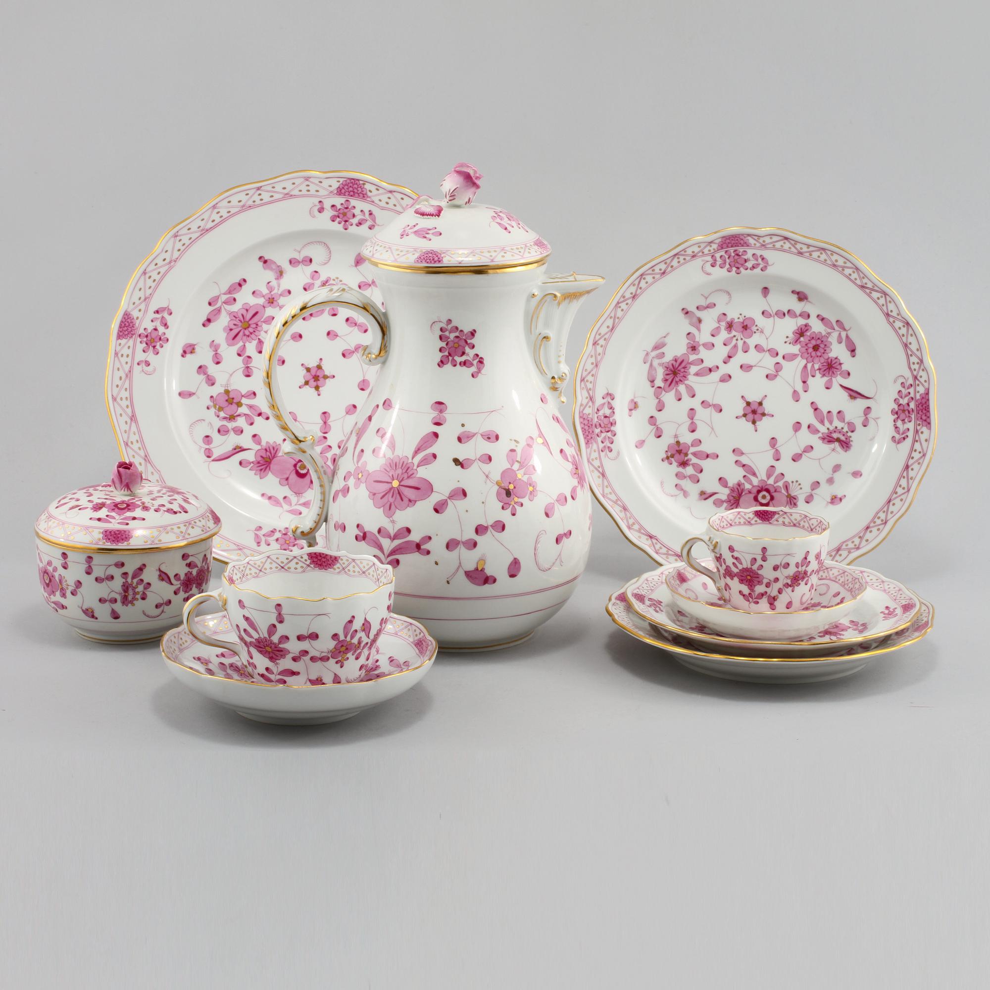 SERVISDELAR, 115 st, porslin, Meissen, omkring 1900-talets mitt.