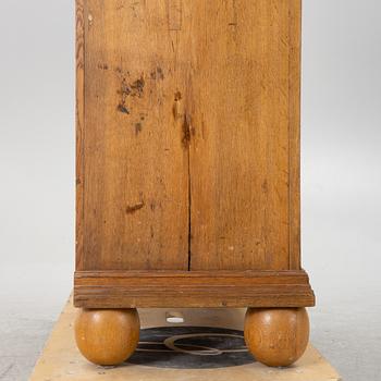 A cabinet, 18th century.