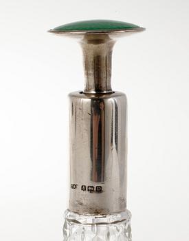 SKÅL samt PARFYMFLAKONG, kristall och silver, Ryssland, 1900-tal; Flakong, Birmingham, 1928.