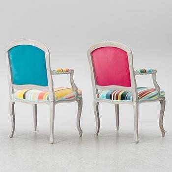 Karmstolar, ett par, rokokostil, 1900-tal.