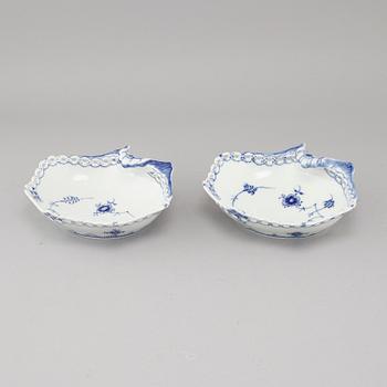 A pair of porcelain serving dished by Royal Copenhagen from the second half of the 20th century.