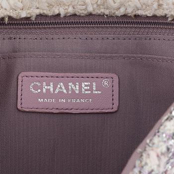 Chanel, a bouclé handbag, 2018.