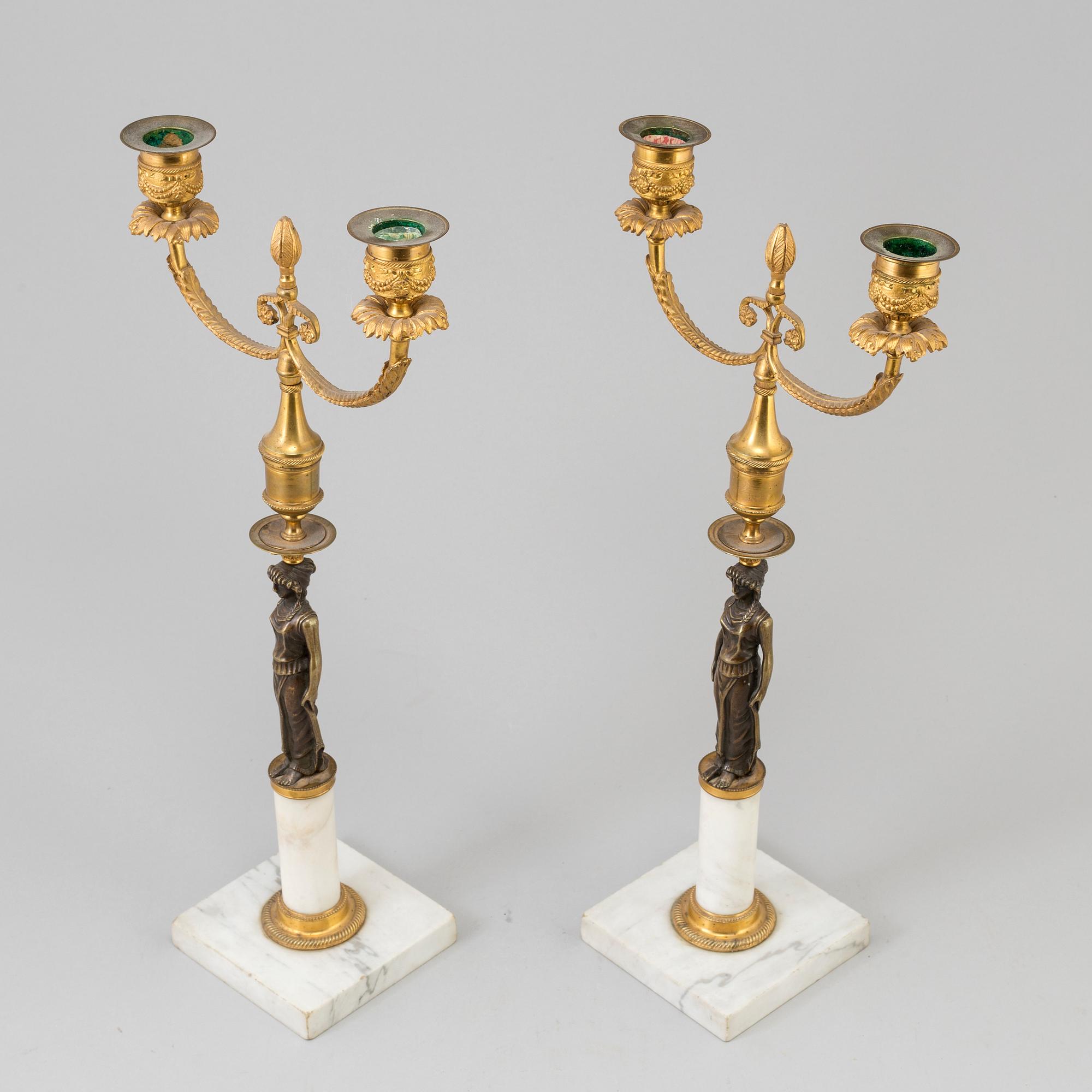 A PAIR OF BRONZE AND MARBLE CANDELABRA, late gustavian style, first half of the 20th century.