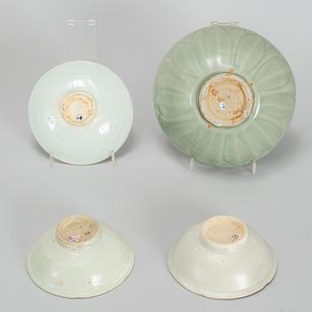 A group of Southeast asian ceramic bowls and dishes, presumably 16th/17th century.