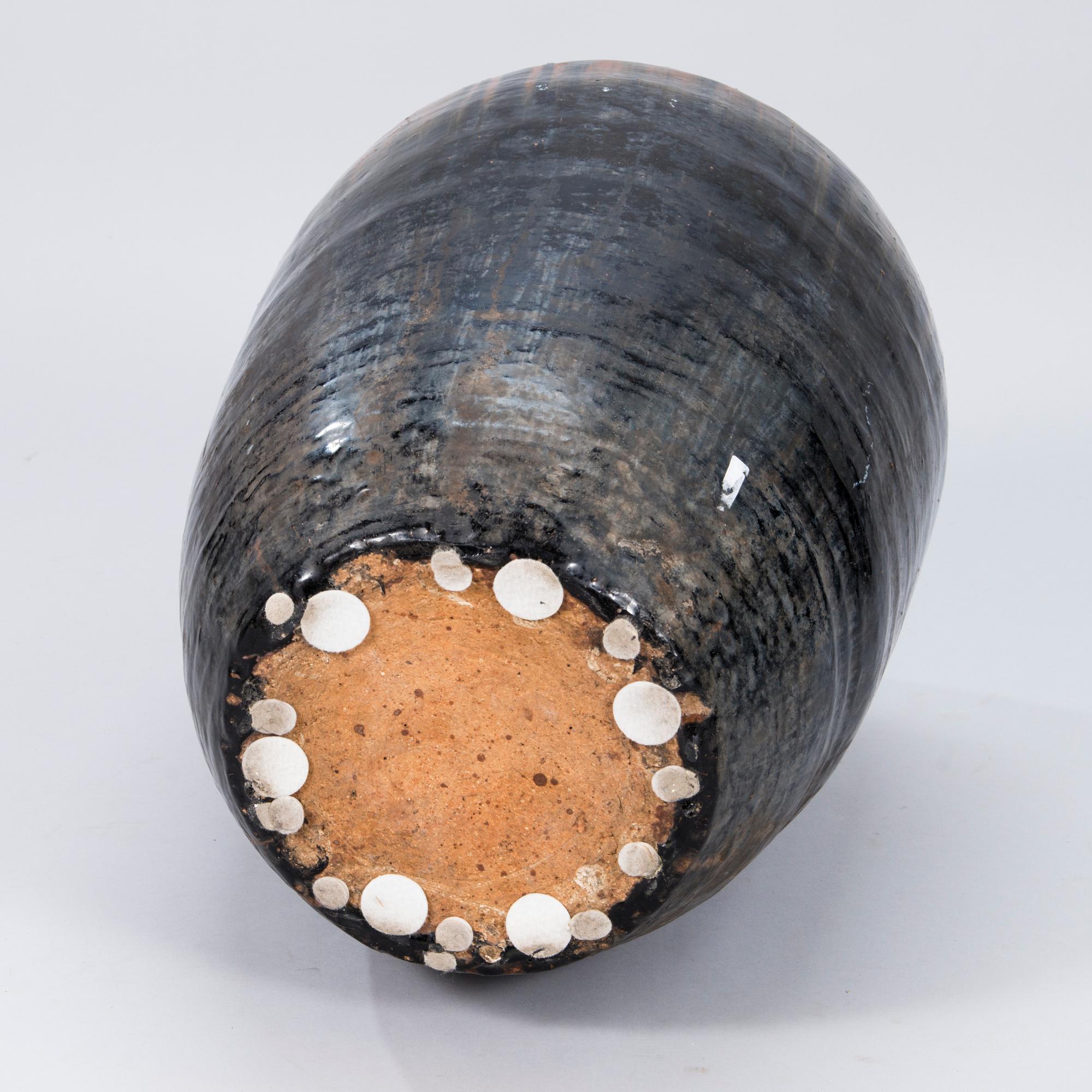 LARGE URN, ceramic, China, late 20th century.