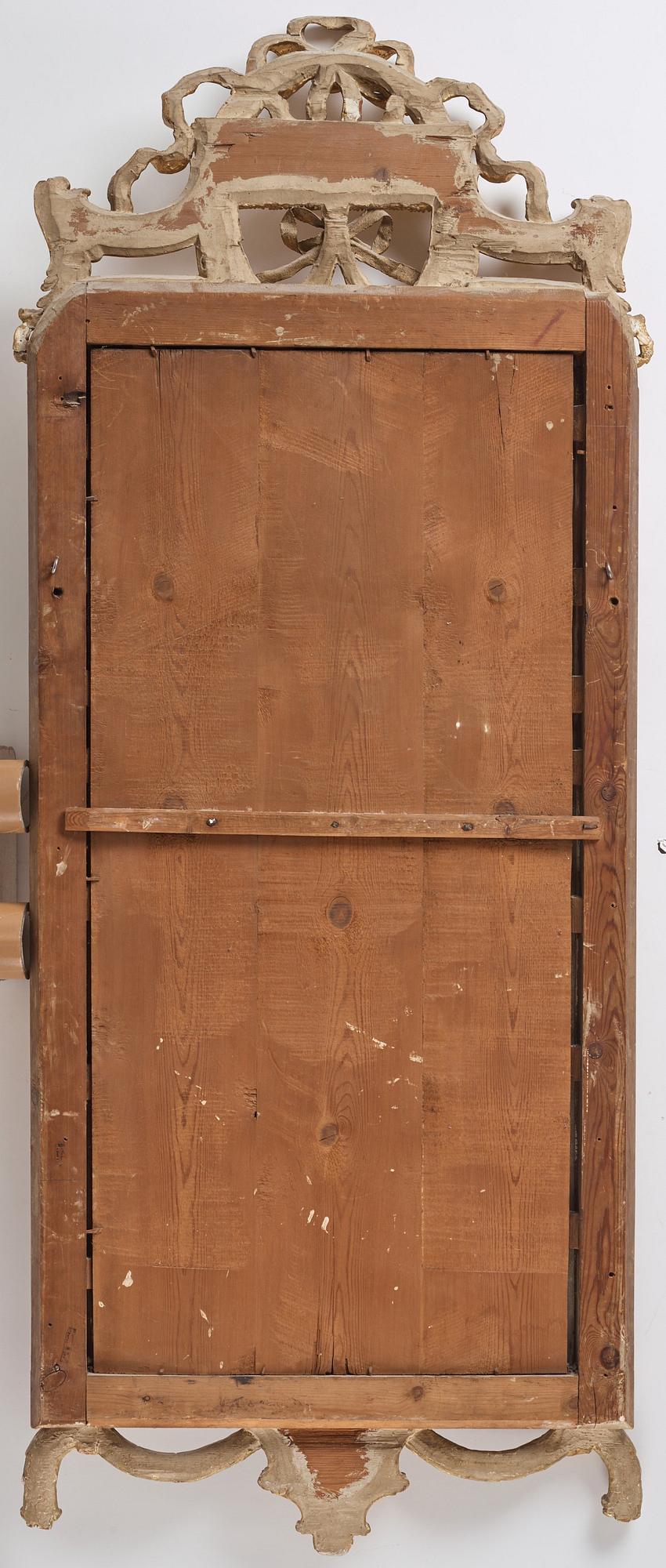 Spegel, av Johan Åkerblad (mästare i Stockholm 1758-99), signerad, Gustaviansk.