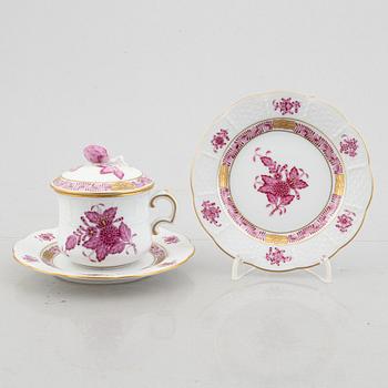 A set of porcelaine pots de creme with lids and dishes, 'Apponyi'/'Chinese Bouquet', Herend, Hungary (14 pcs).