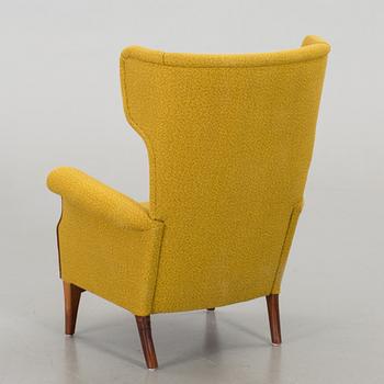 AN 1940-50's ARMCHAIR, ascribed Peter Hvidt & Orla Mörgaard.