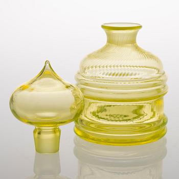 A glass decanter "Sulttaani",  Riihimäen Lasi, Finland, 1966-1969.
