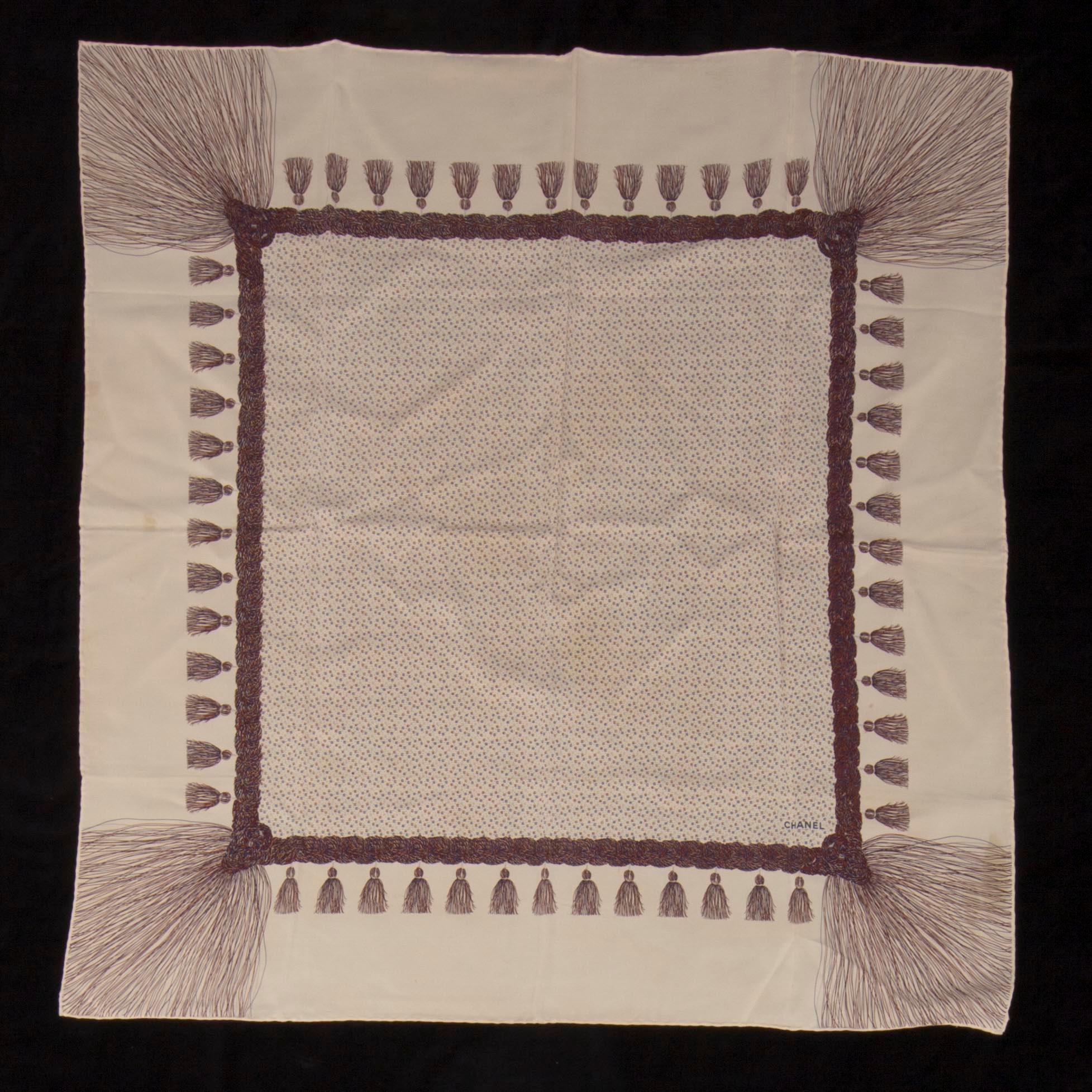 SCARF, Chanel.