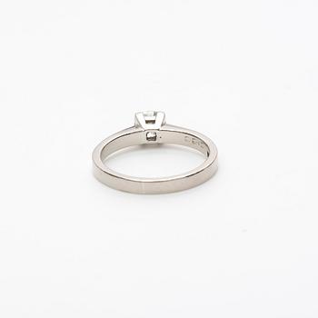 RING, 18K vitguld med briljantslipad diamant, ca 0.60 ct.
