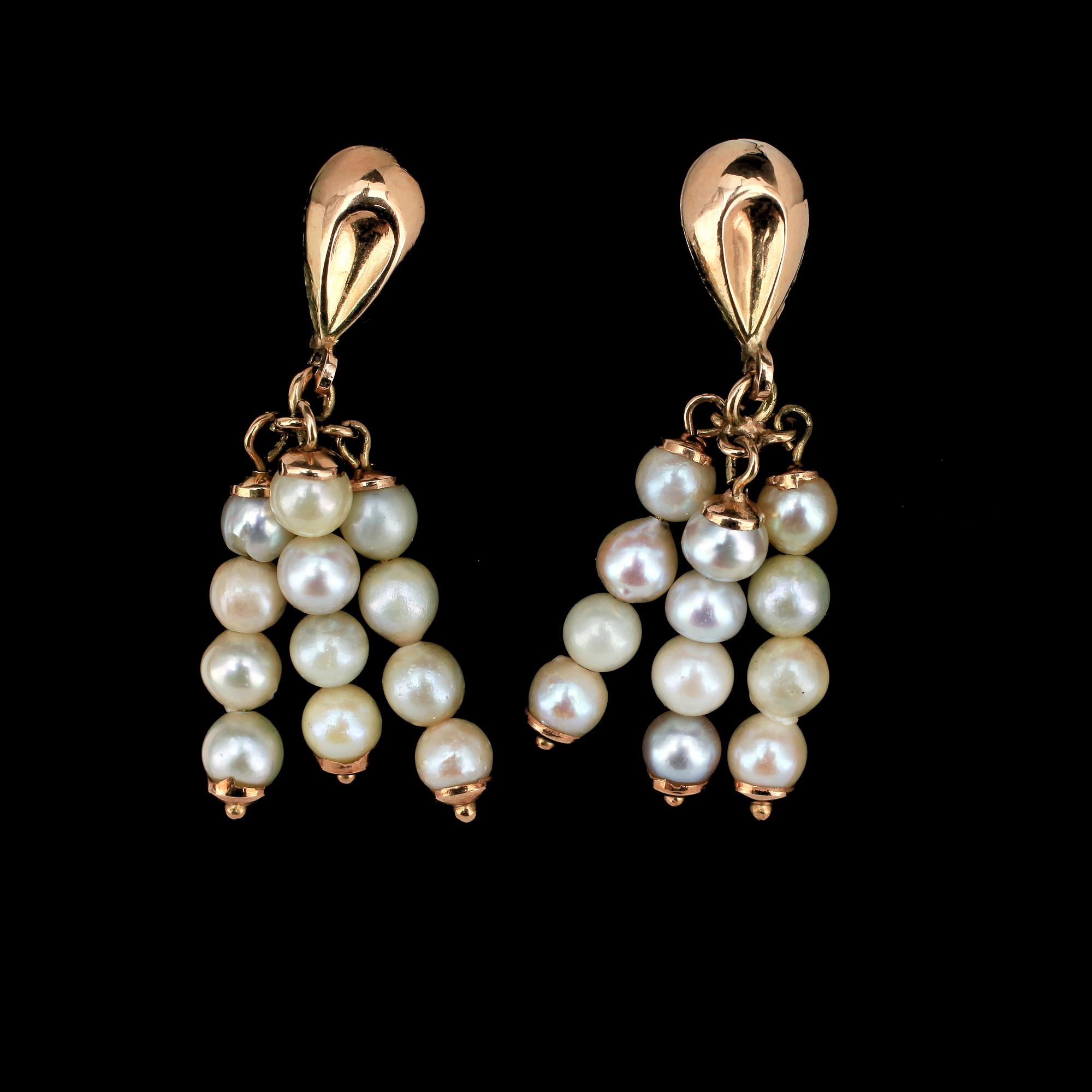 COLLIER samt ÖRHÄNGEN, 3 delar, odlade pärlor, lås i 18k vitguld, 1900-talets andra hälft.