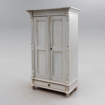 KLÄDSKÅP, 1800-talets andra hälft.