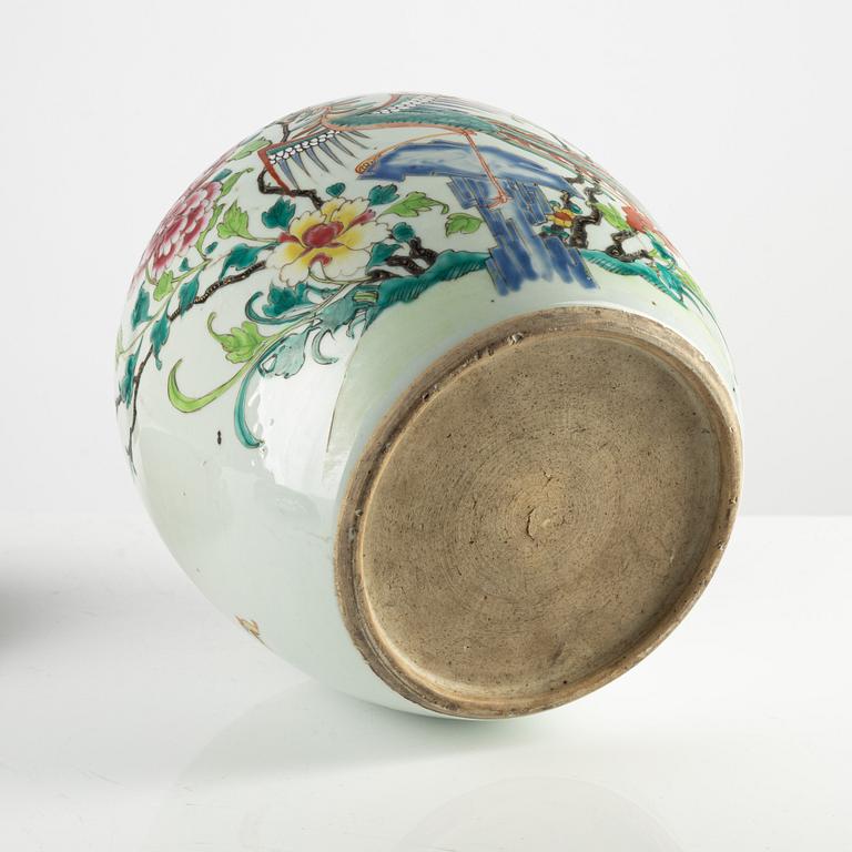 A Famille Rose porcelain ginger jar, China, Qing dynasty, 19th century.