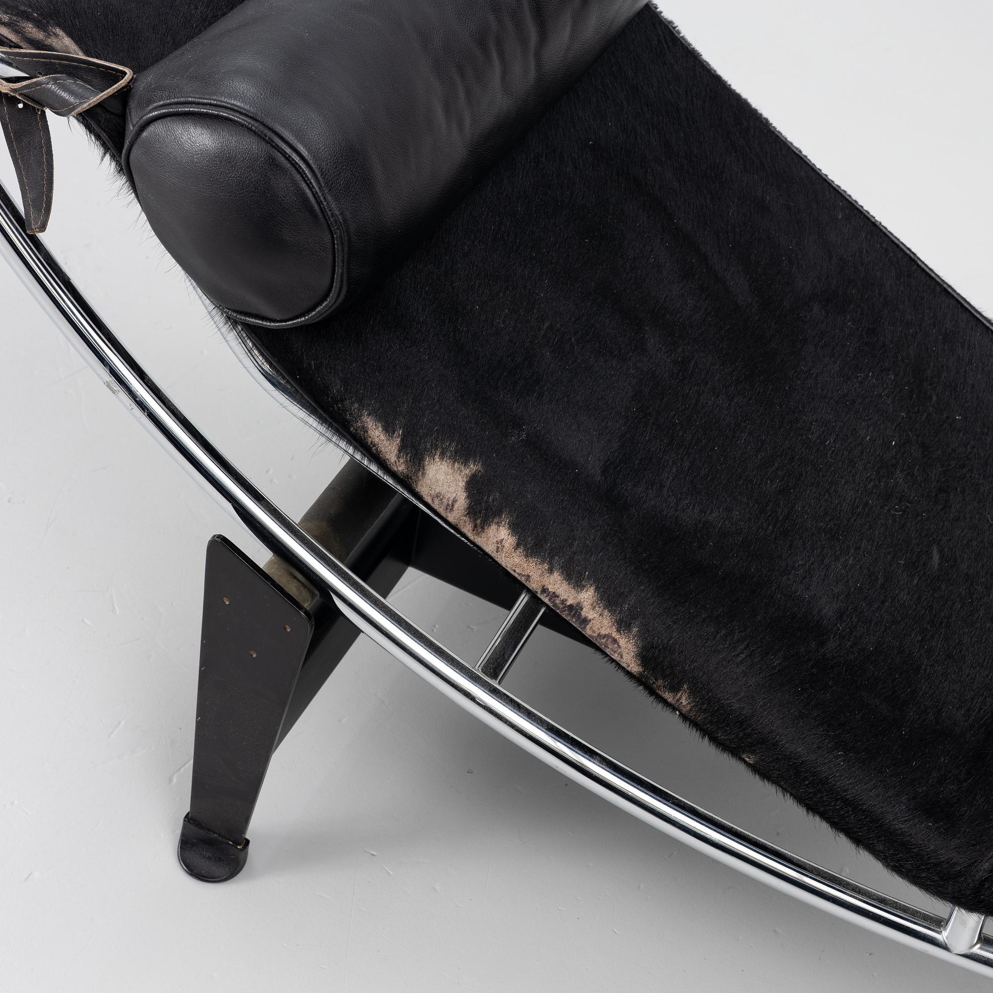 Charlotte Perriand & Le Corbusier, vilstol, "LC4", Cassina, Italien.