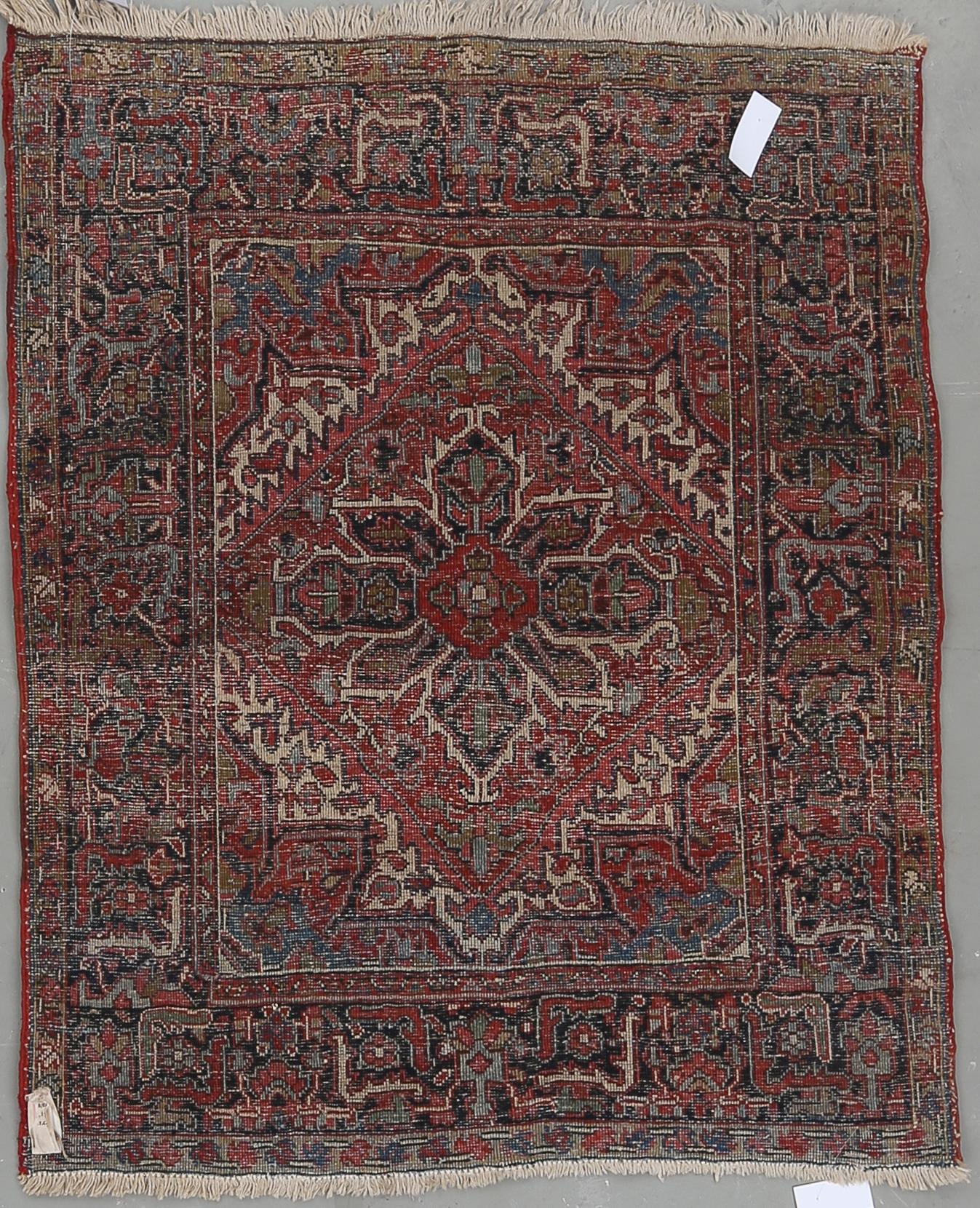 MATTA, semiantik Heris, ca 127x113 cm.