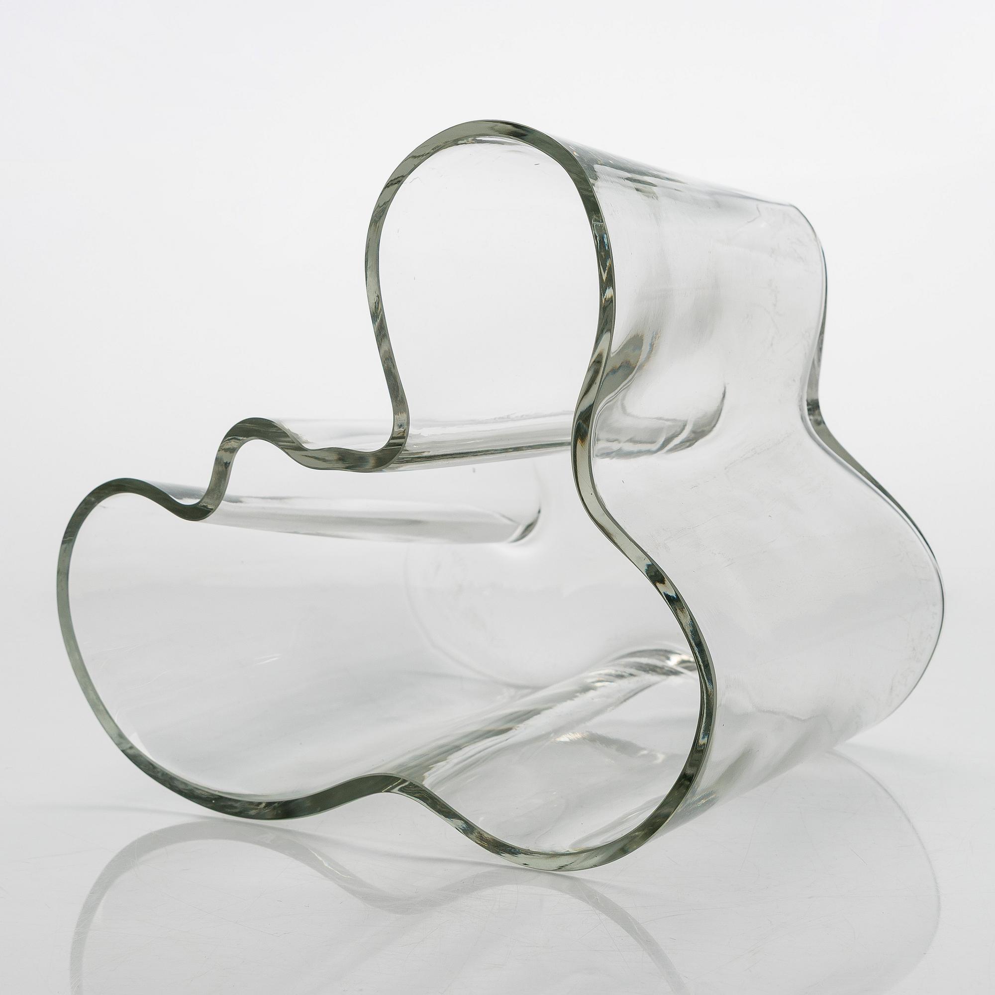 Alvar Aalto, a 1950s' 3030' vase, signed Alvar Aalto. Iittala 1950s.