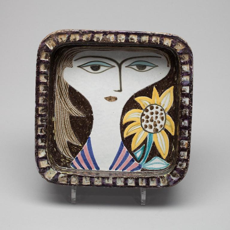 VATI, samottikeramiikkaa, signeerattu Mari Simmulson.