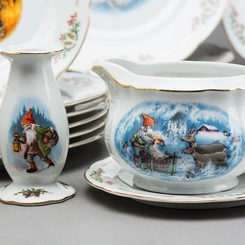 JULSERVIS, porslin, 42 delar, "Christineholm", Fyrklövern, 1900-talets andra hälft.