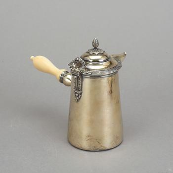 CHOKLADKANNA, förgyllt silver, Bointaburet, Paris, 1880/90-tal. Vikt 357 g.