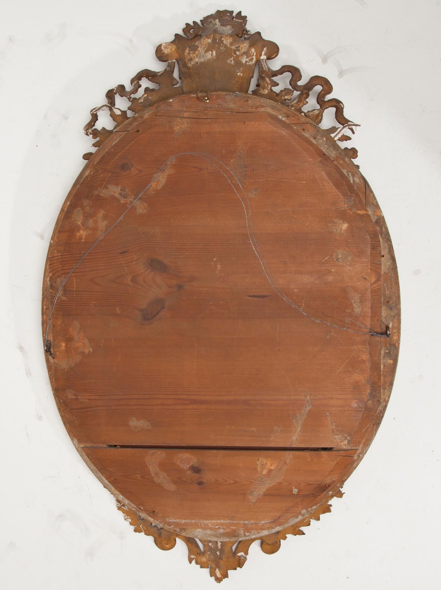 SPEGEL, 1800-talets slut, förgylld, barockstil.