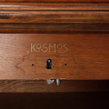 ARKIVSKÅP, Kosmos, 1900-talets första hälft.