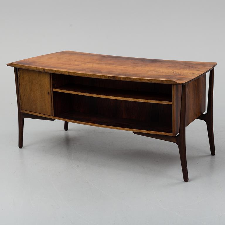 SVEN AAGE MADSEN, a Danish rosewood veneered desk, Sigurd Hansen, 1950's/60's.