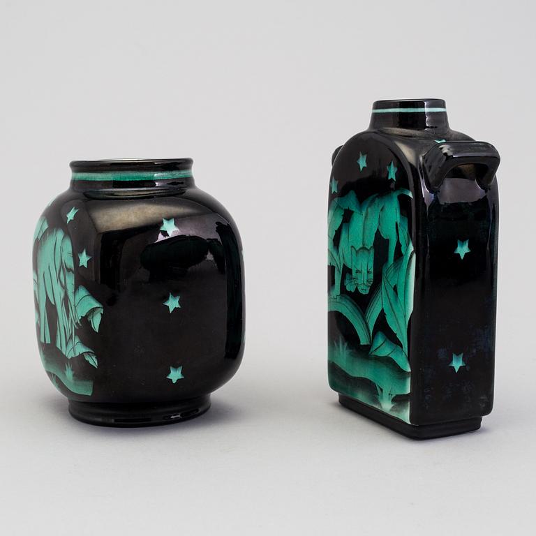 ILSE CLAESSON, 2 vaser, "Serie V", flintgods. Rörstrand 1930-tal.