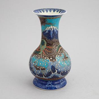 A Japanese 'cloisonne imitation' porcelain vase, first half of the 20th century.