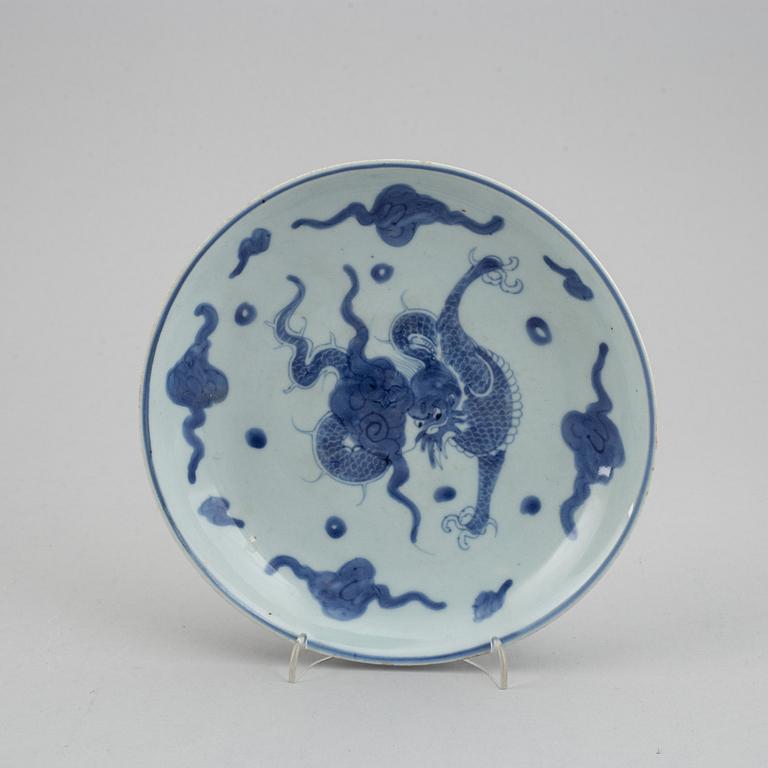 A blue and white serving dish and a japanese dish, Qing dynasty, 18th and 19th century.