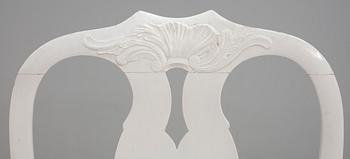 KARMSTOLAR, ett par, samt TABURETT, rokokostil 1900-tal.