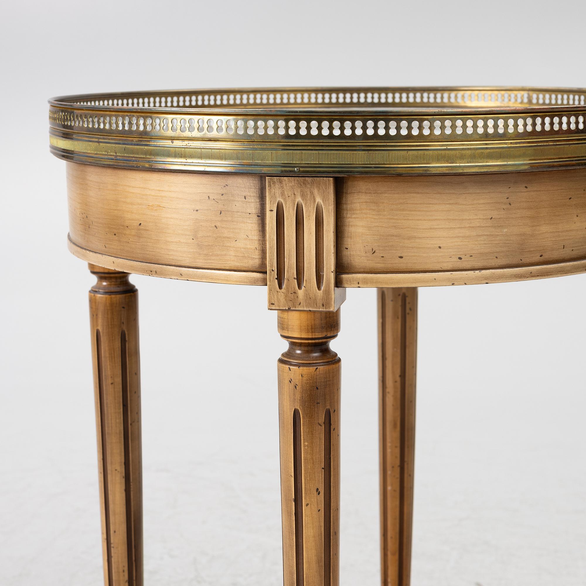 Sidobord, Louis XVI-stil, omkring 1900.