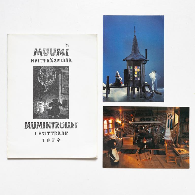 Tove Jansson, book, 'Muumi Hvitträskissä Mumintrollet i Hvitträsk 1974' signed, along with two signed postcards.