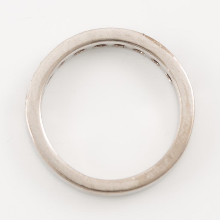 Ring, eternity, 18K white gold with brilliant-cut diamonds.