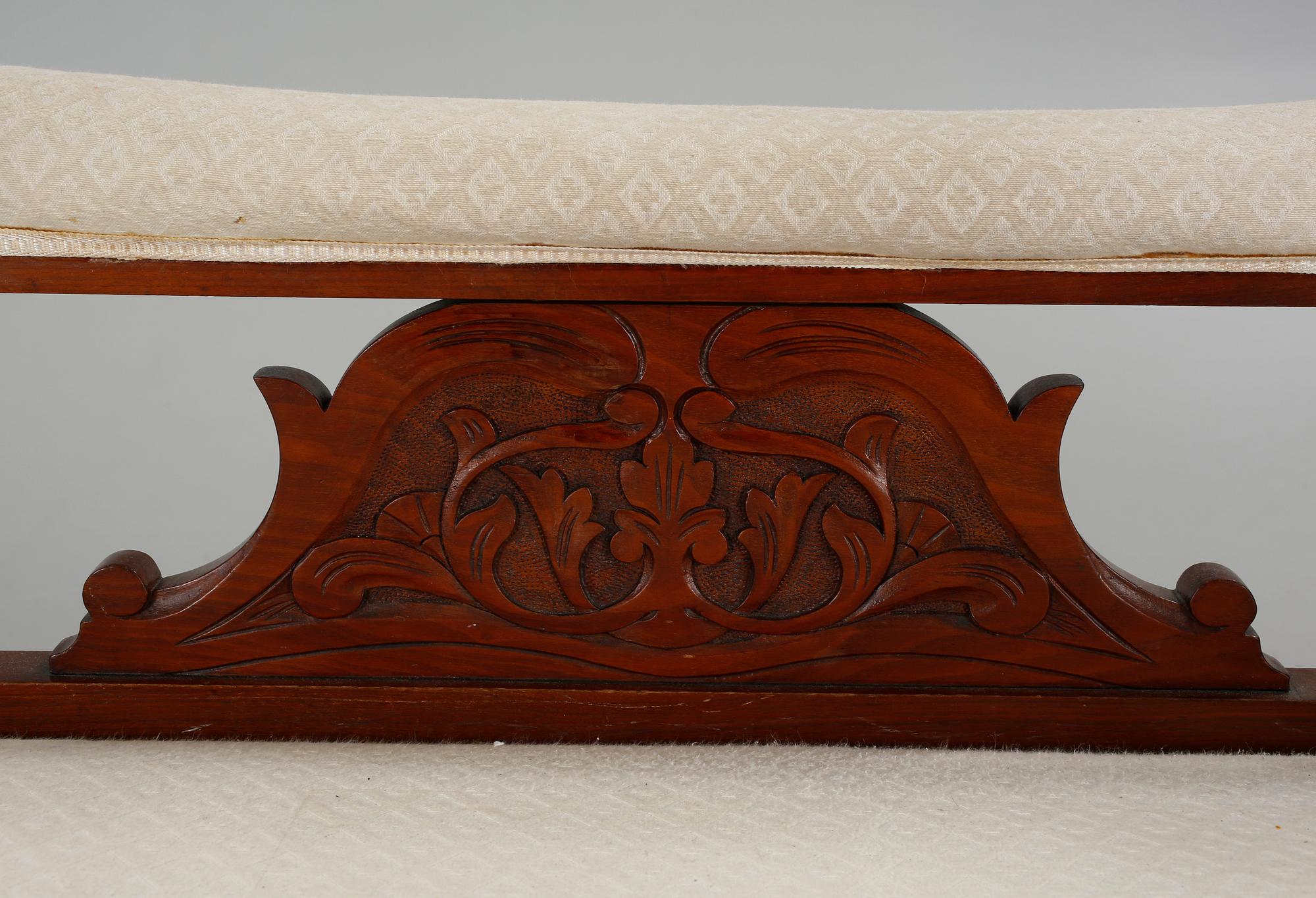 A canapé, probably english, late 19th century.