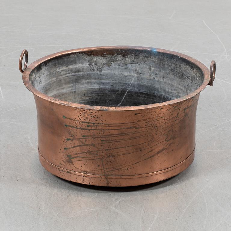 Copper pot, turn of the 20th century.
