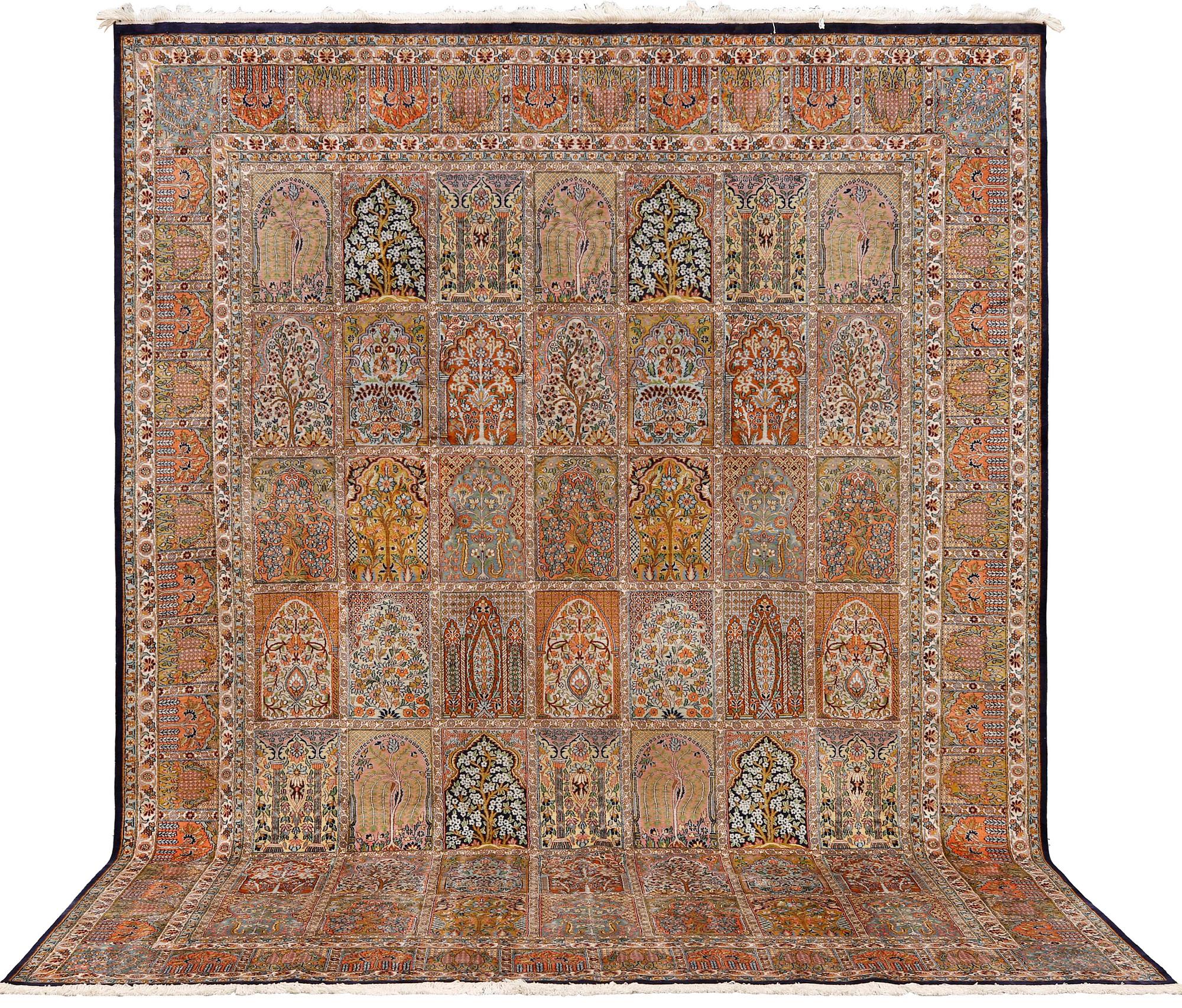 Matta, silke Kashmir, ca 330 x 245 cm.