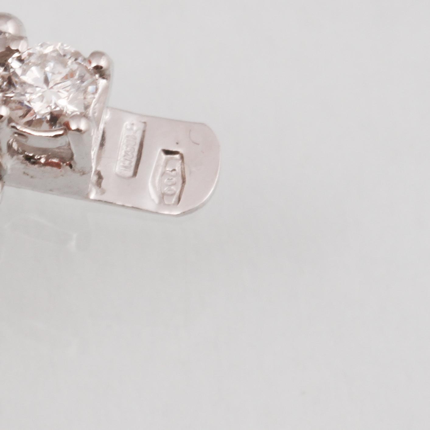 ARMBAND, 18K vitguld med 56 briljantslipade diamanter ca 4.28 ct, Milano, Italien. Vikt 12,3 gram.