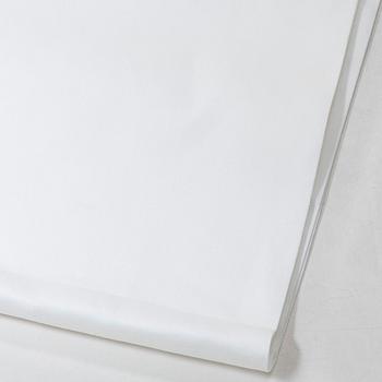 A linnen table cloth.