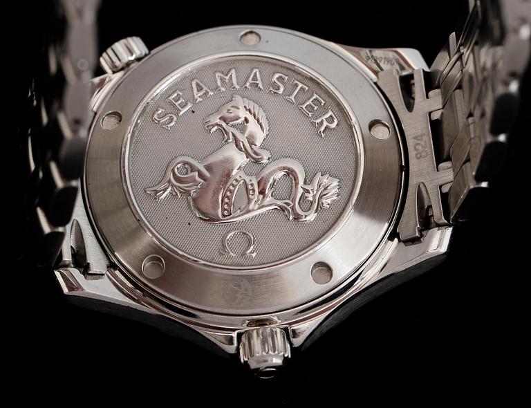 ARMBANDSUR, stål, Omega Seamaster Professional, enligt uppgift 2007.