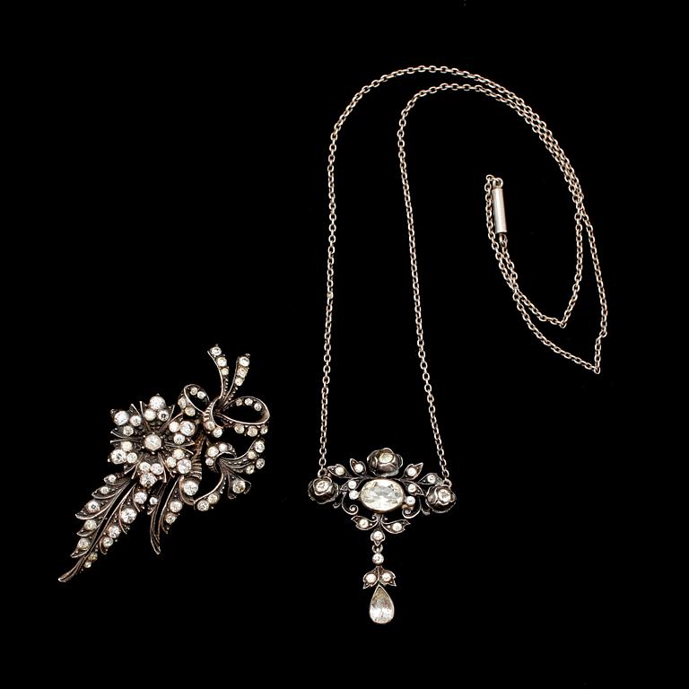 COLLIER OCH BROSCH, silver, tidigt 1900-tal.