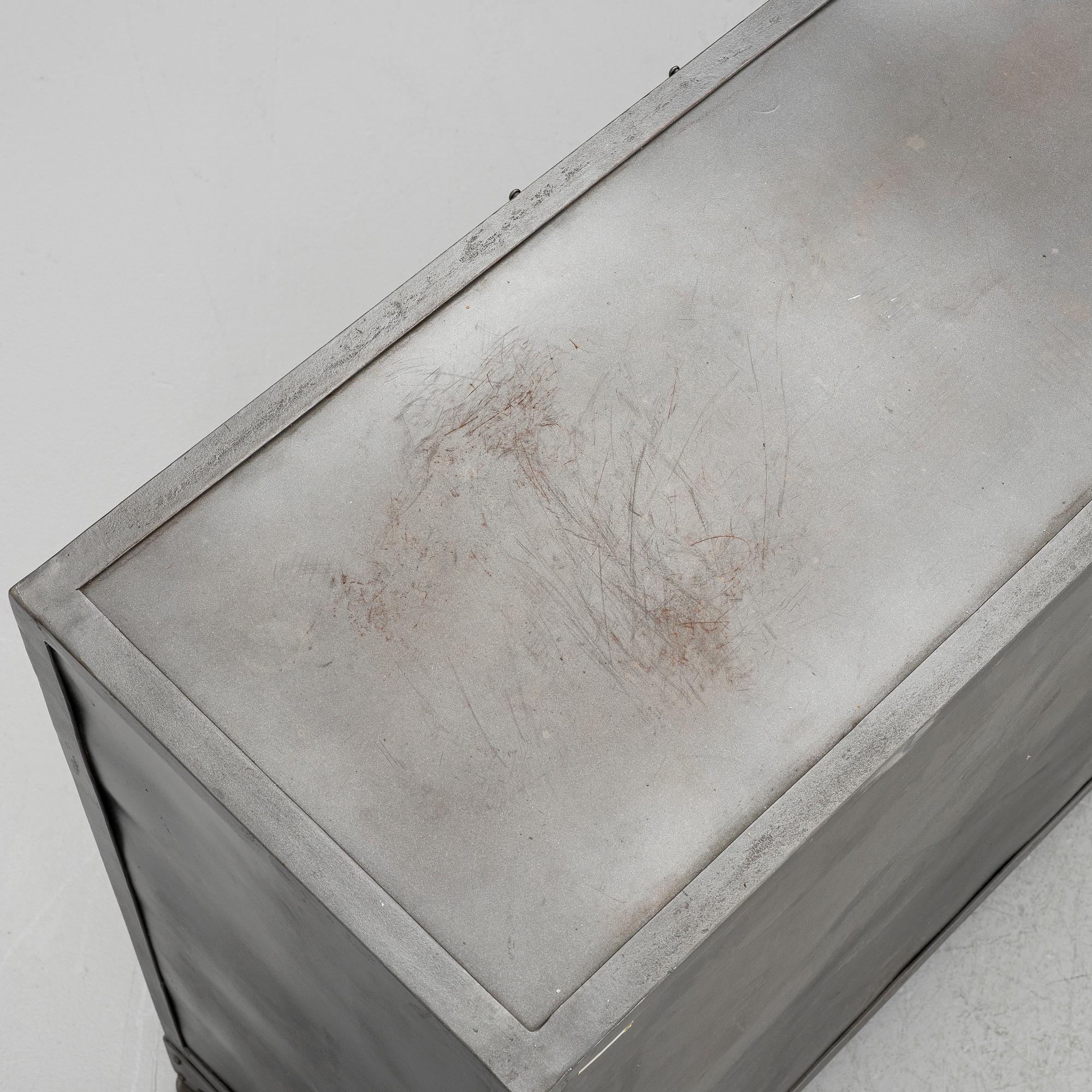 Sideboard, Manzana.