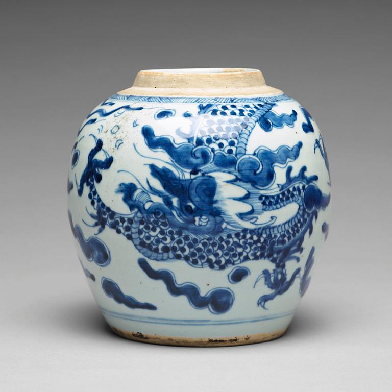 A blue and white Transitional jar, 17th Century.